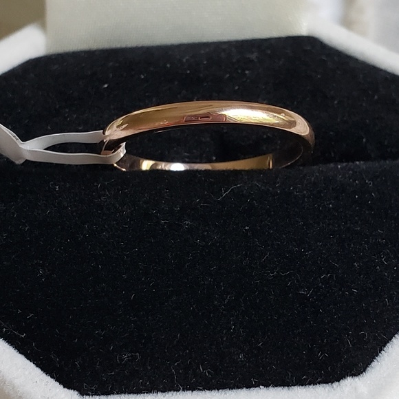 2mm Titanium Ring - Picture 2 of 4